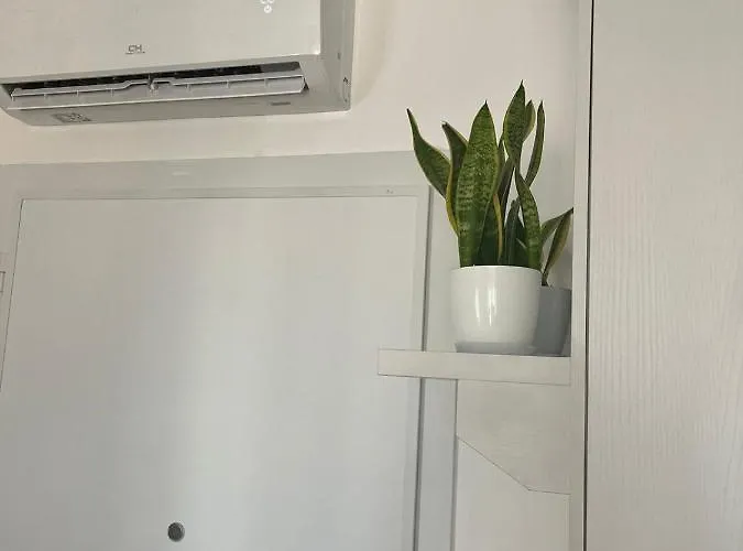 Comfy Nest Apartment- Free Parking Apartamento