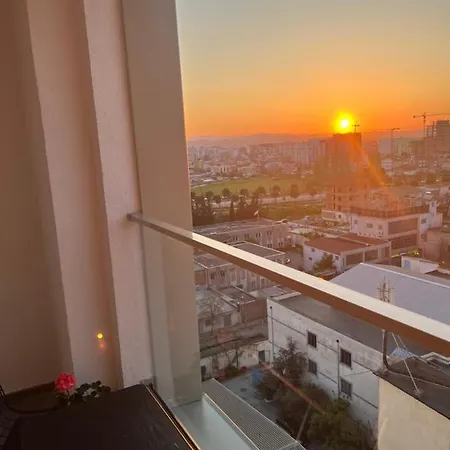 Comfy Nest Apartment- Free Parking