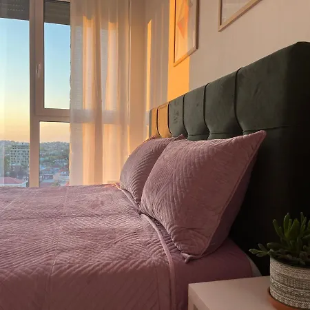 Comfy Nest Apartment- Free Parking تيرانا