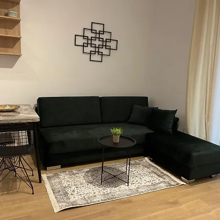 Comfy Nest Apartment- Free Parking